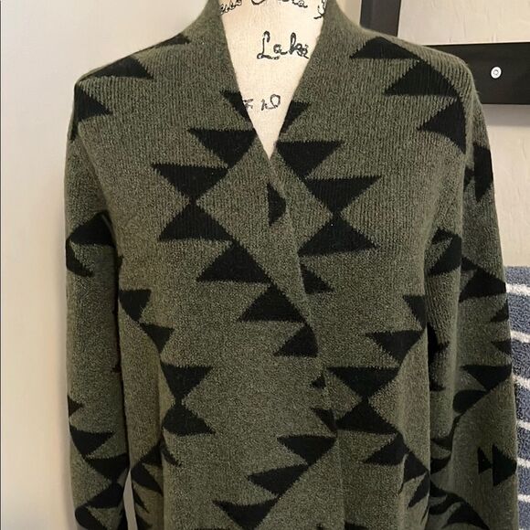 Frye Green Black Geometric Aztec Design Pockets Sweater Cardigan Boho Modern - Picture 2 of 12